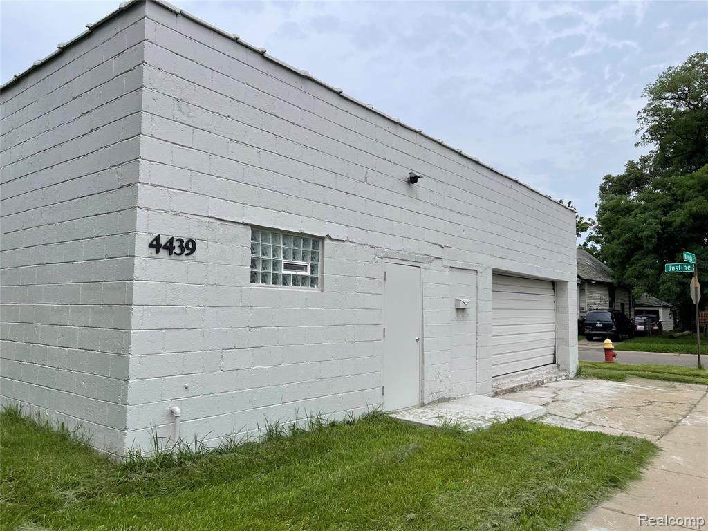 4439 Nevada - Photo 1