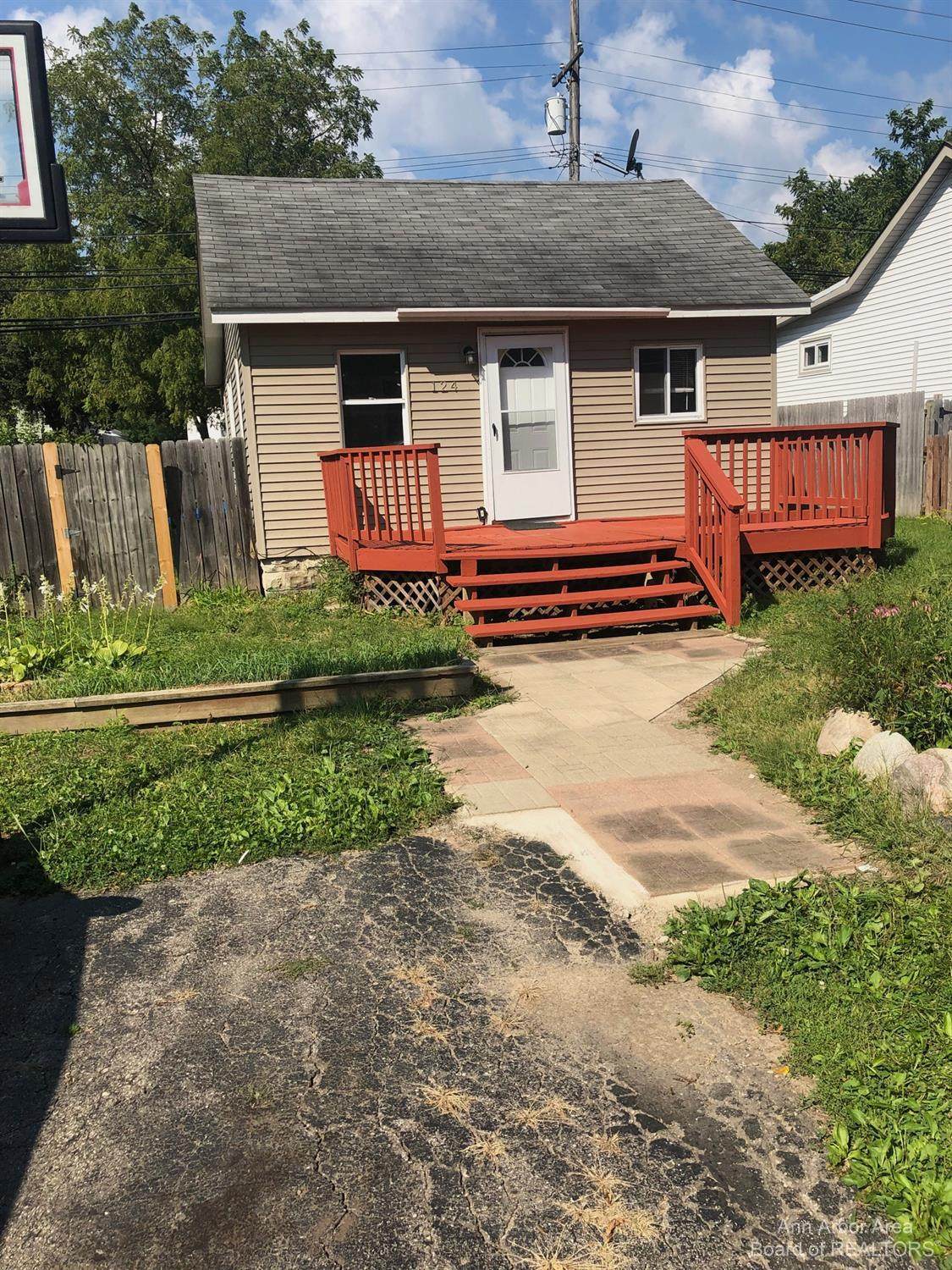 124 Calvert Avenue - Photo 1