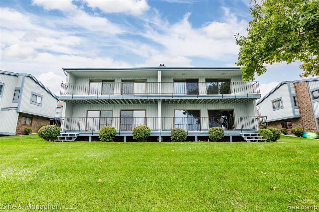 1715 River - Photo 1