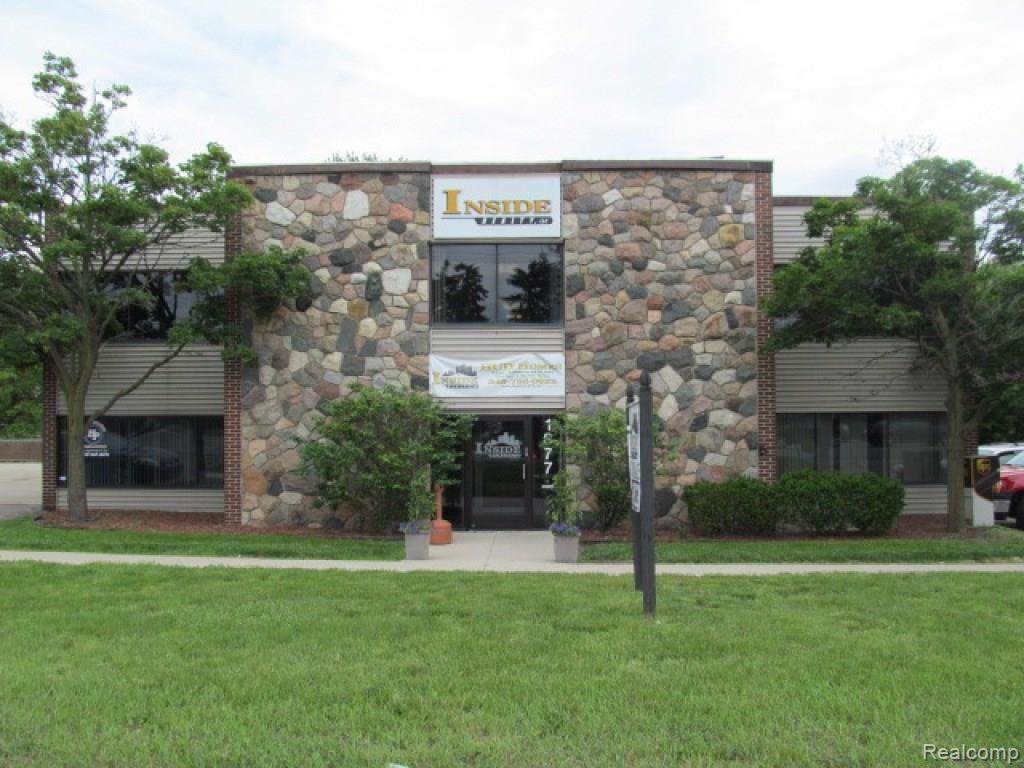 1877 Orchard Lake Road - Photo 1