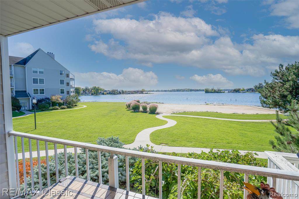 3559 Port Cove Dr Apt 10 - Photo 1