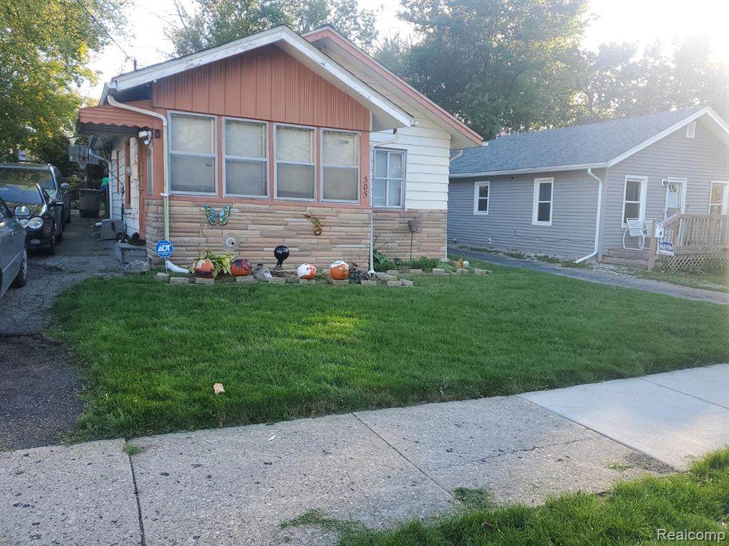 305 Wilson Avenue - Photo 1