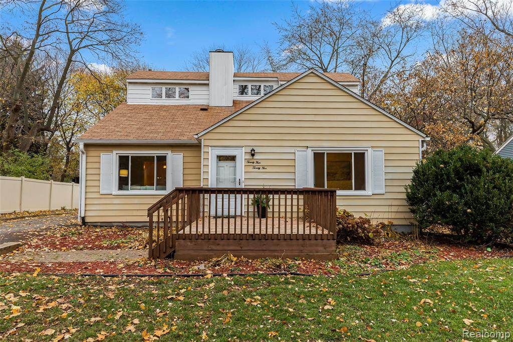 2425 Carlton - Photo 1