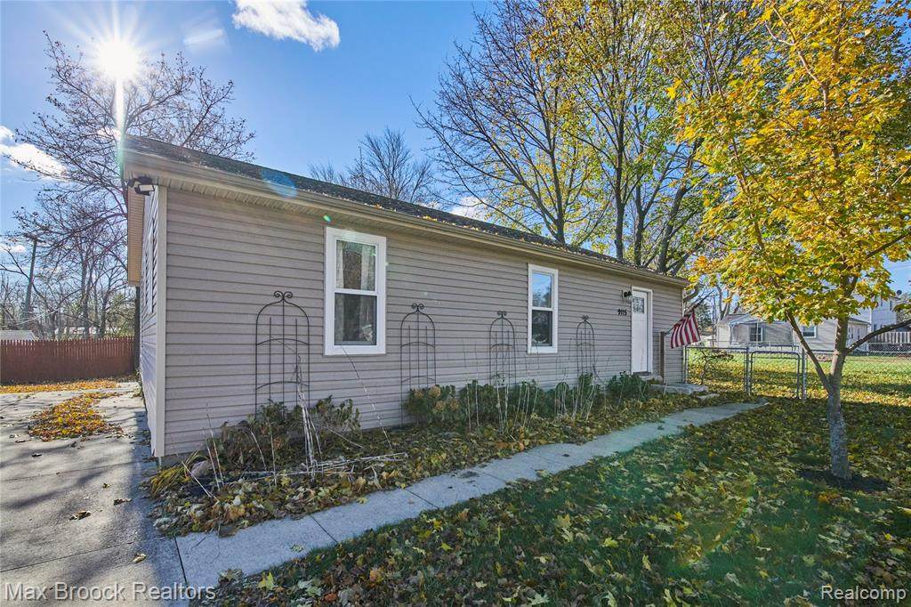 9115 Maplewood Drive - Photo 1