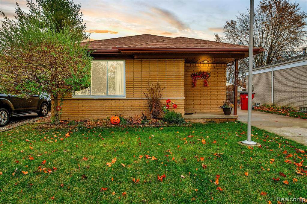 39250 Willmarth Street - Photo 1