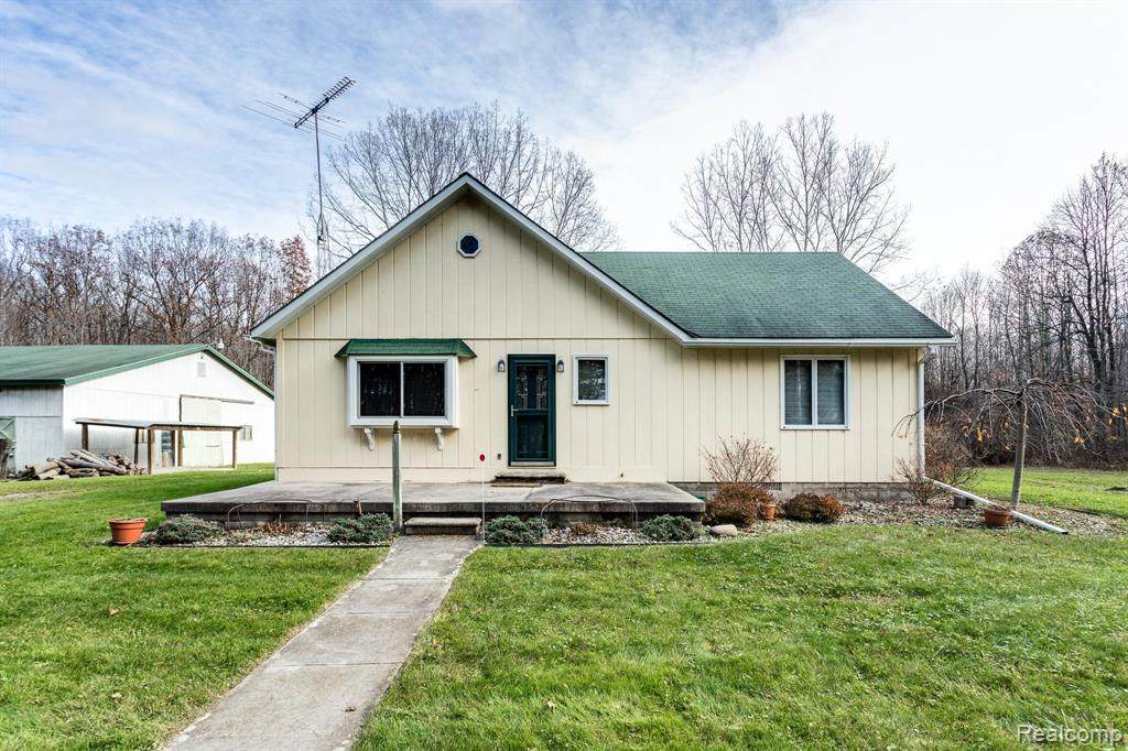 5484 Vincent Road - Photo 1