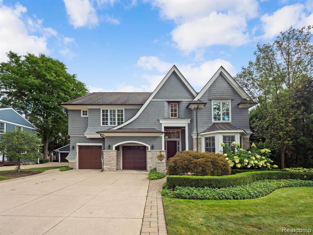 584 Glenhurst Drive - Photo 1