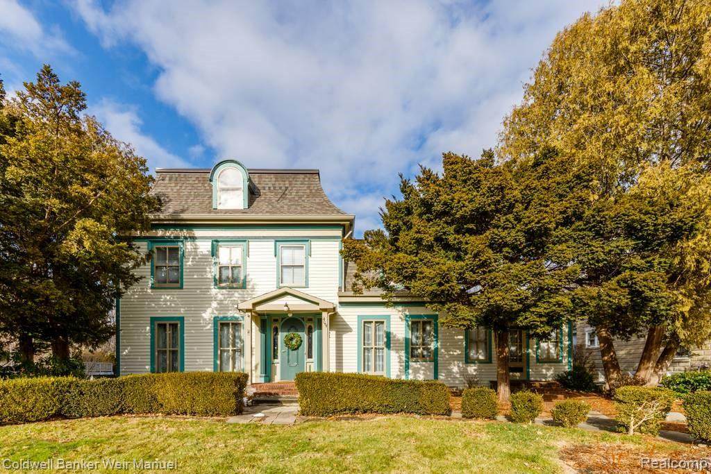 409 Saint Clair Street - Photo 1