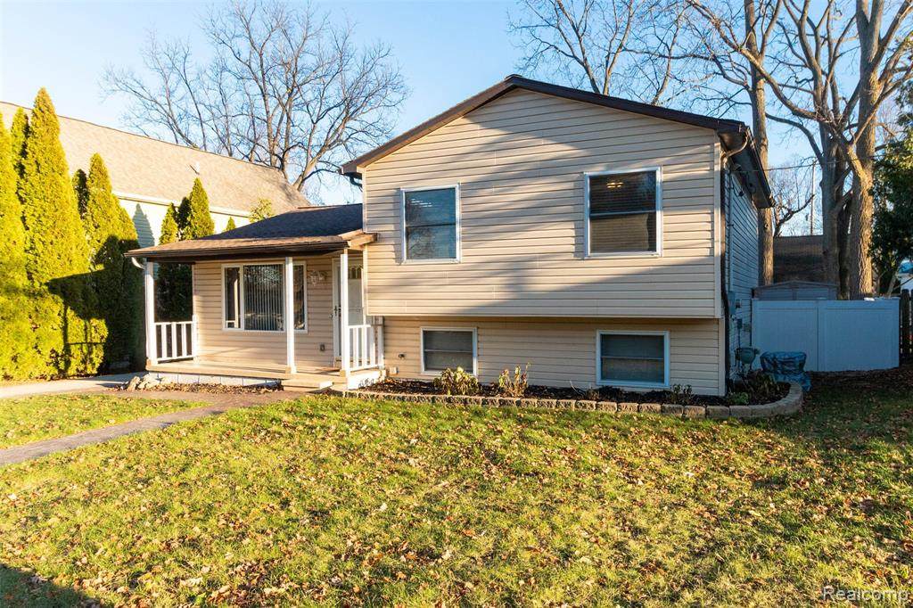 917 Parallel Street - Photo 1