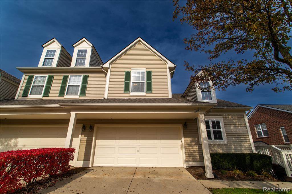 687 Bluff - Photo 1