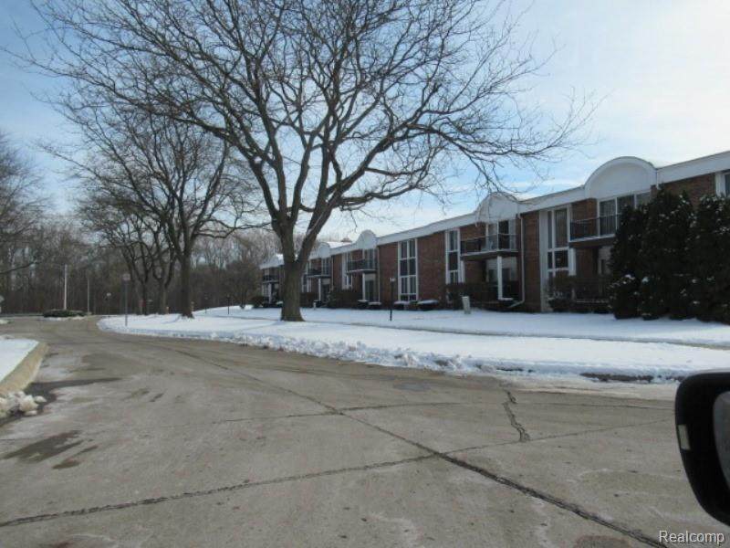 29469 Bobrich Street - Photo 1