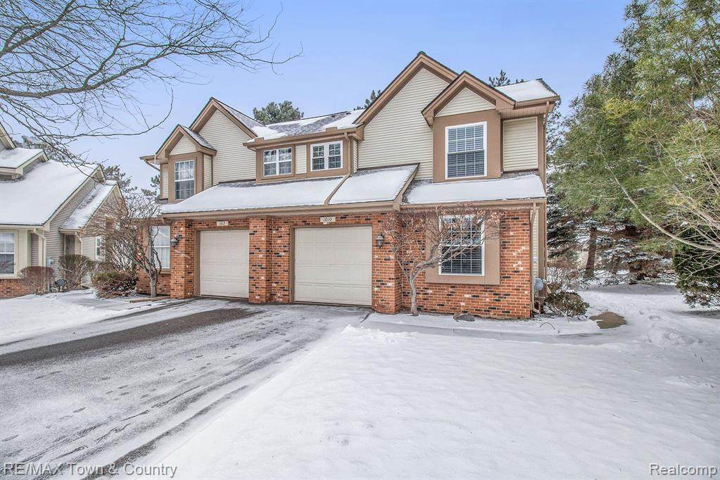 1010 Willowood - Photo 1