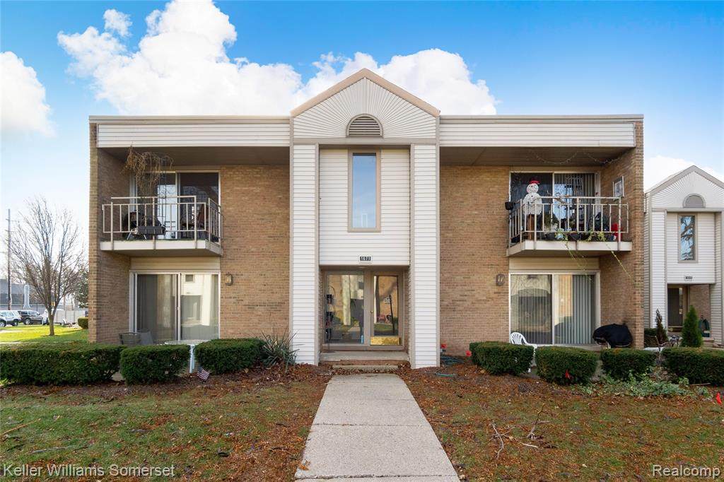 1671 Cass Lake Rd Unit B - Photo 1