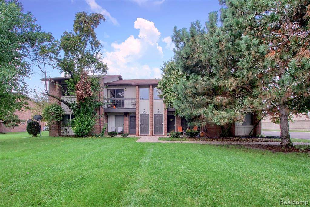 33605 Pondview Circle - Photo 1