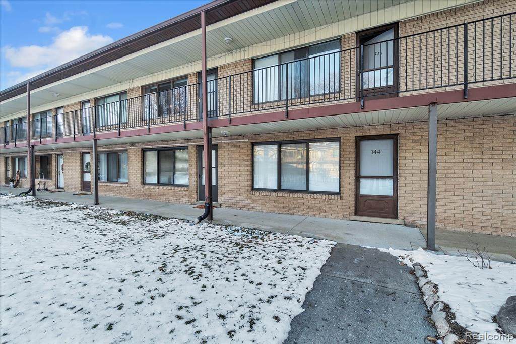 995 Cass Lake Rd Apt 144 - Photo 1