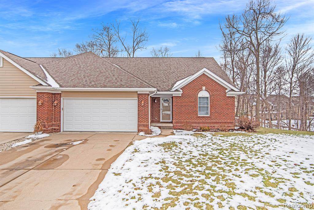 5512 Hidden Oaks Circle - Photo 1