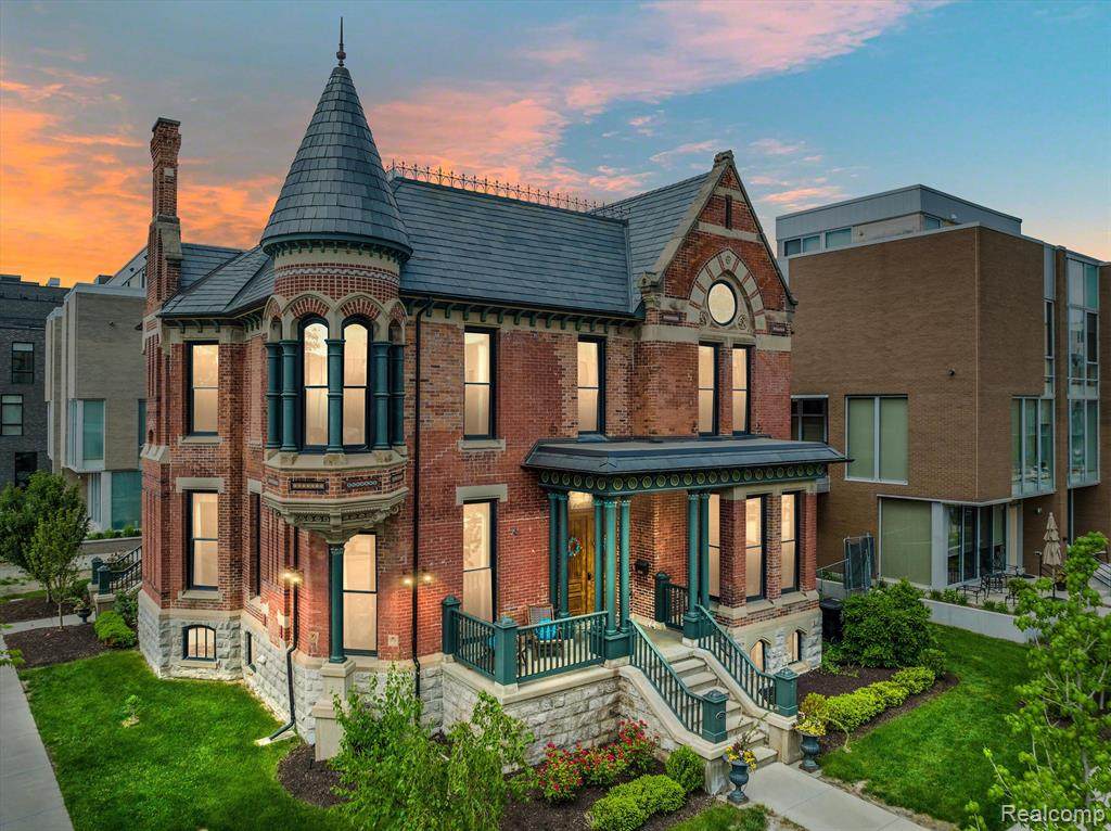 205 Alfred Street - Photo 1