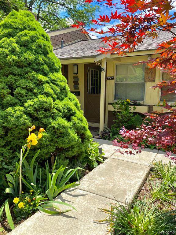 2331 Parkwood Avenue - Photo 1