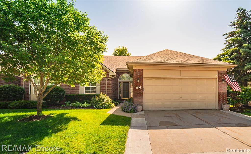 742 Woodhaven Drive - Photo 1