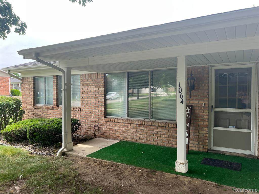 1064 Normandy Terrace Drive - Photo 1
