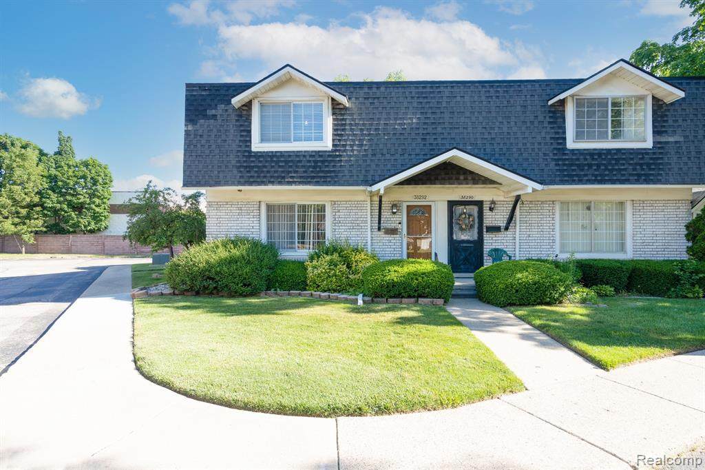 38292 Carolon Boulevard - Photo 1