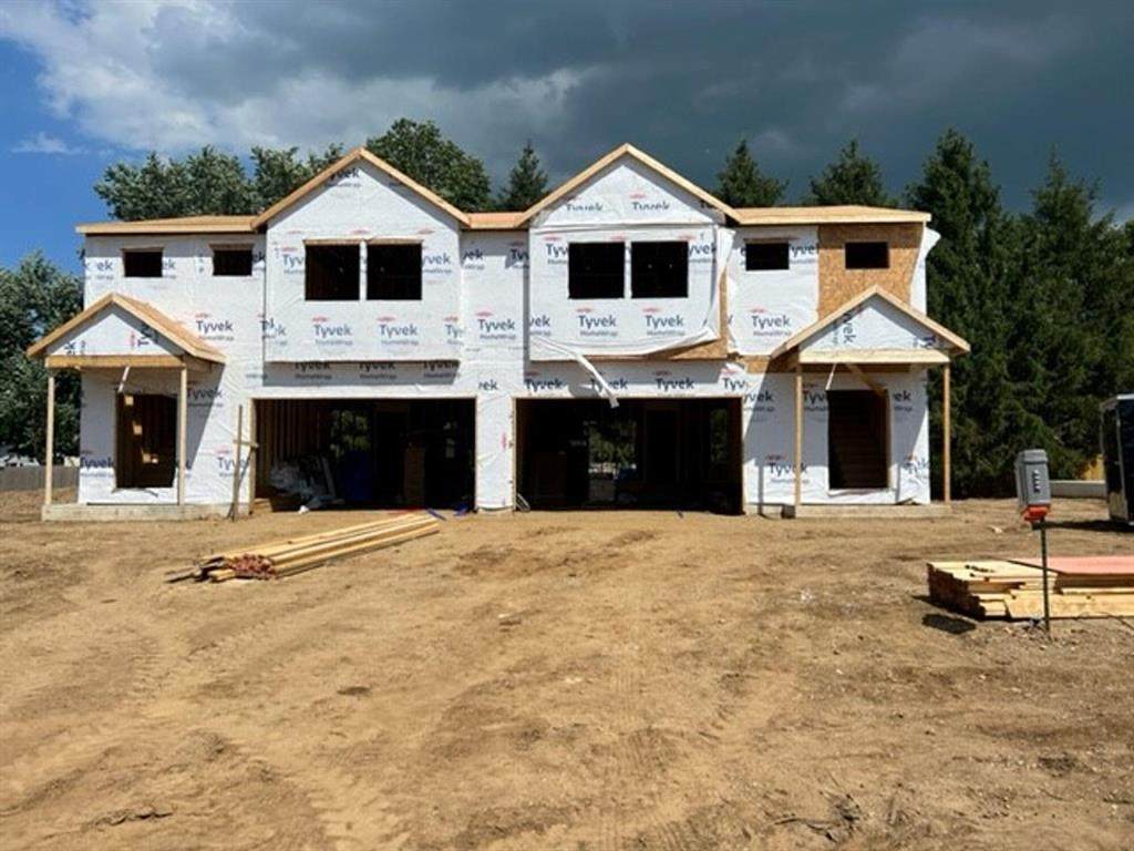 1047 Rebecca St - Photo 1