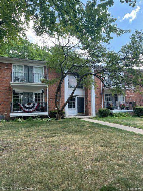 448 Fox Hills Drive - Photo 1