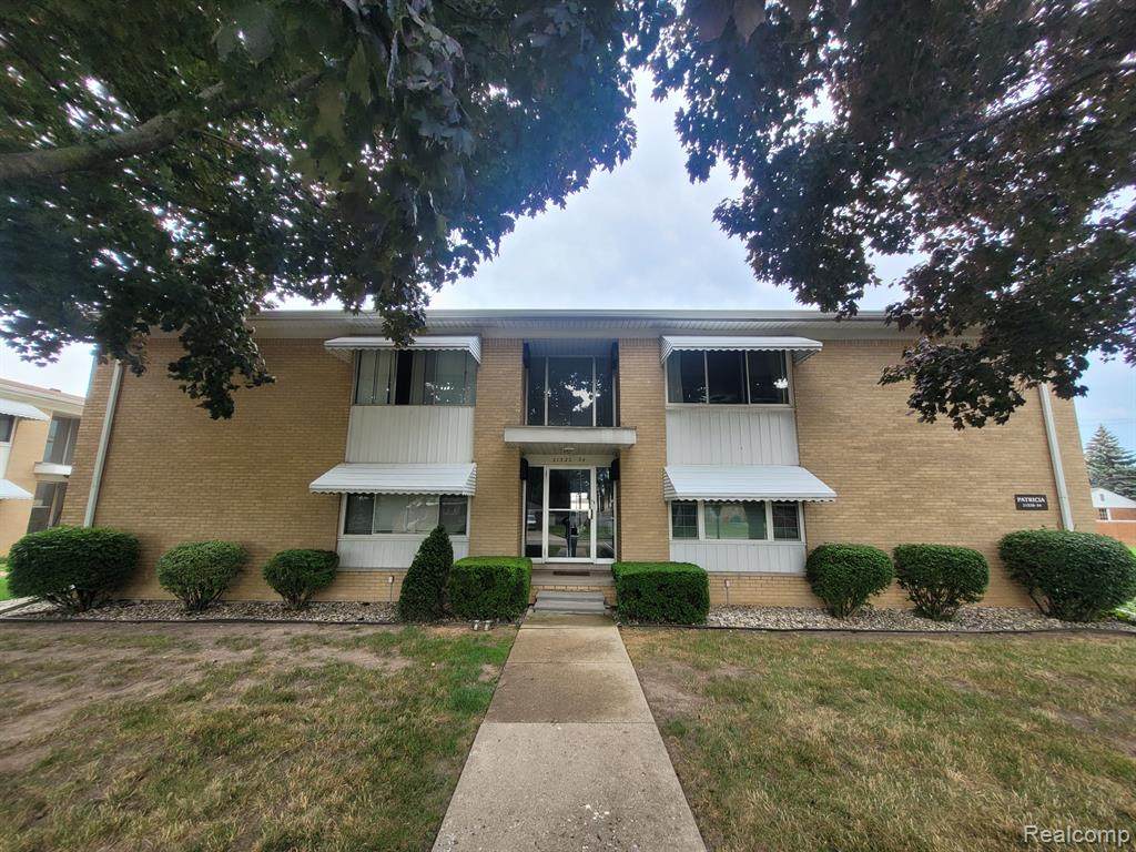 21334 Beaconsfield - Photo 1