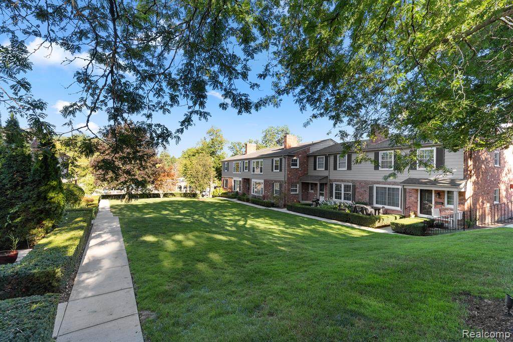 593 Old Woodward Avenue - Photo 1