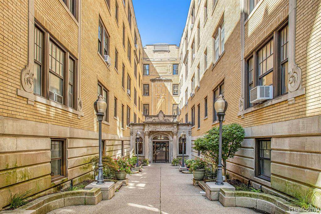 120 Seward Street - Photo 1
