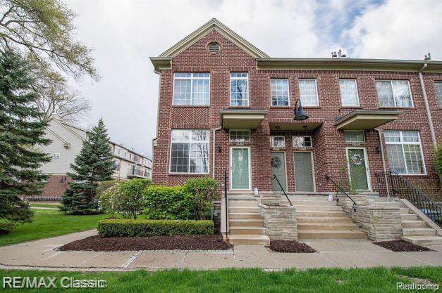 1474 Crimson Way - Photo 1