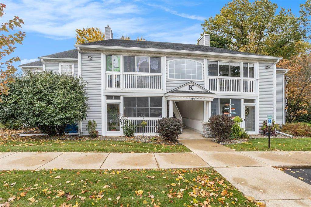313 Westbrook - Photo 1