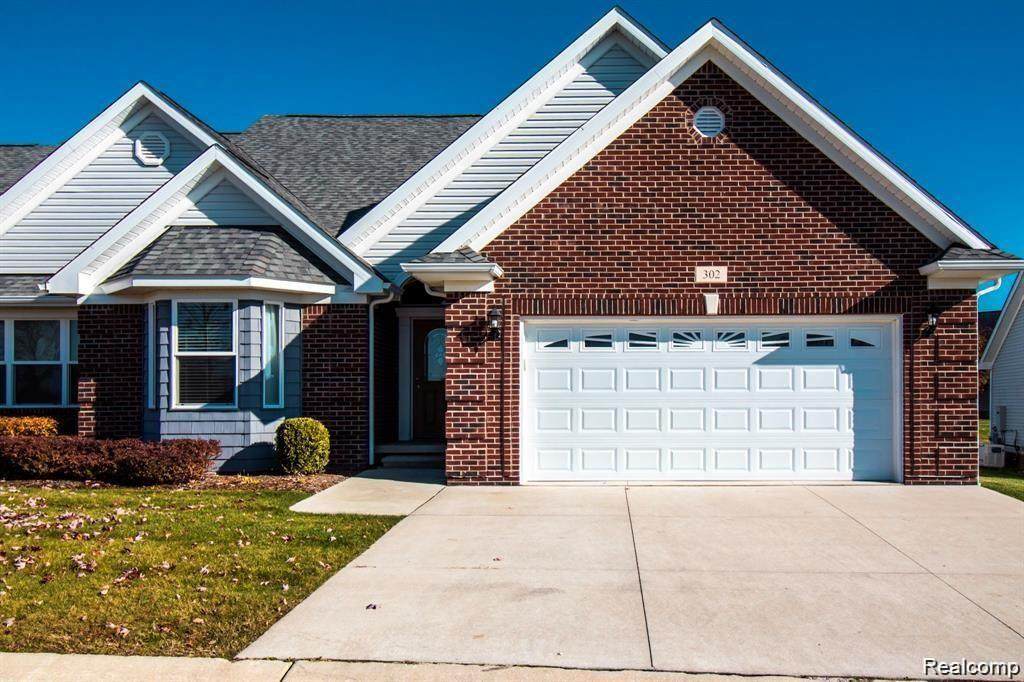 318 Devonshire Drive - Photo 1