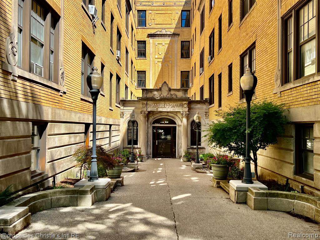 120 Seward Street - Photo 1