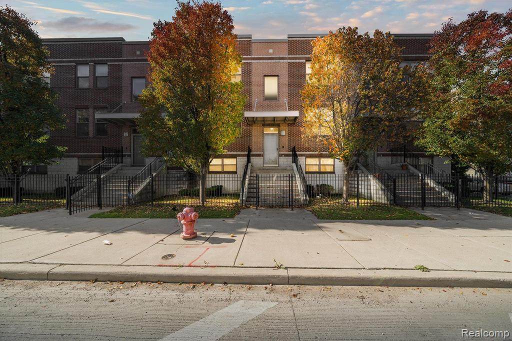 7737 Woodward Avenue - Photo 1