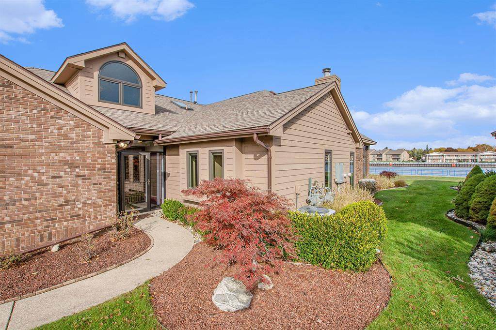 120 Harbor Drive - Photo 1