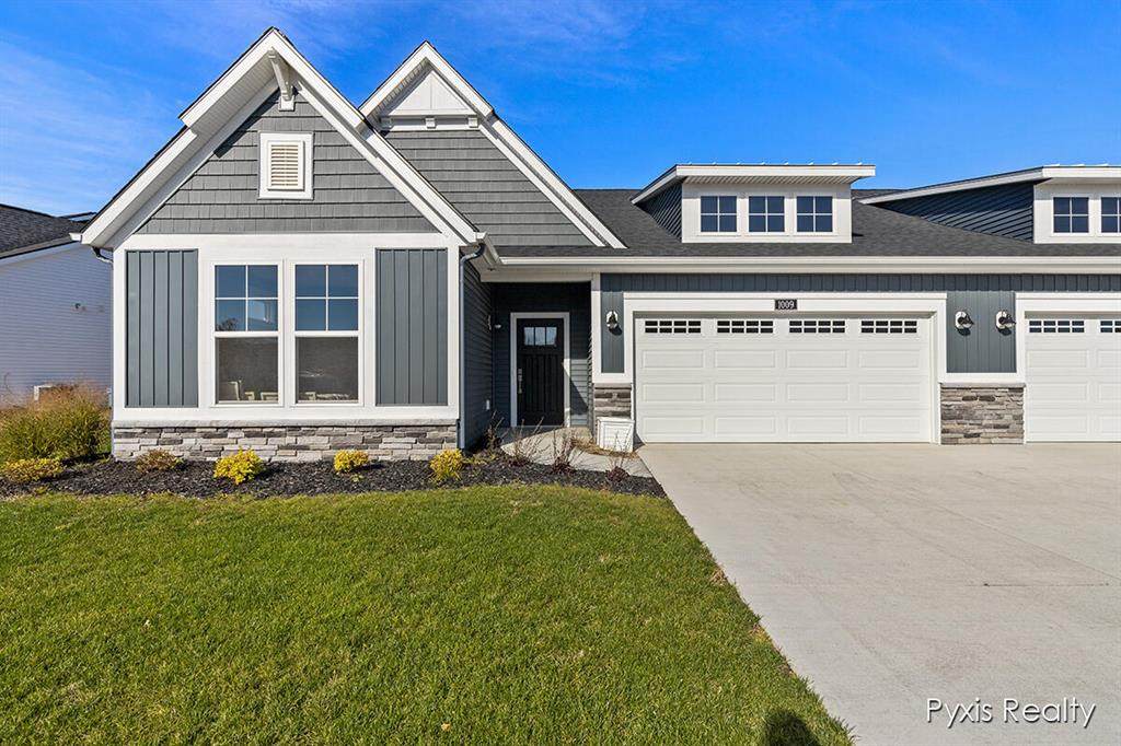 1009 Cove Circle - Photo 1