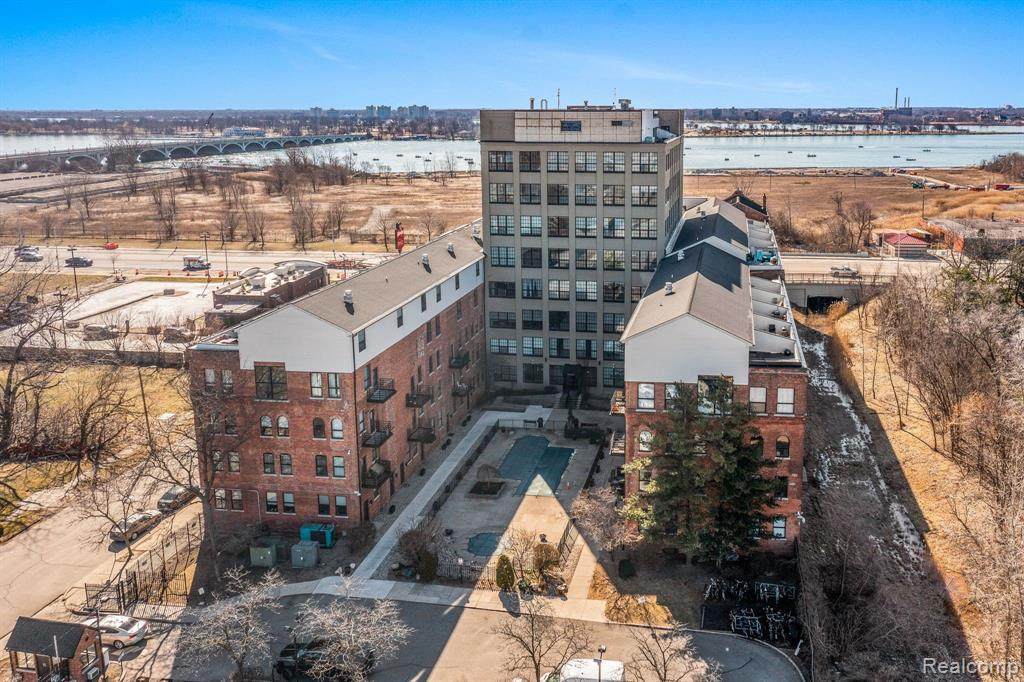 6533 Jefferson # 130 Avenue - Photo 1