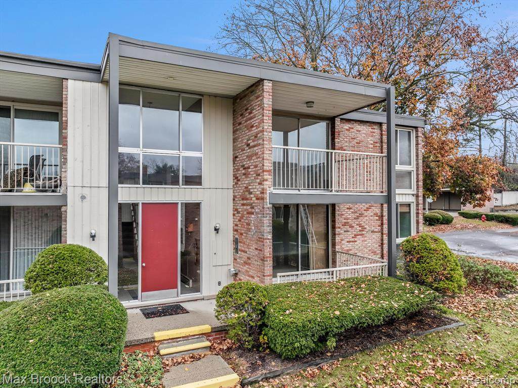 4047 Maple Road - Photo 1