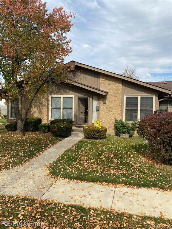 2879 Roundtree Drive - Photo 1