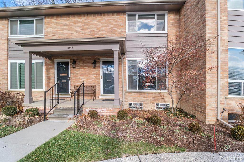 1043 Old Woodward Avenue - Photo 1