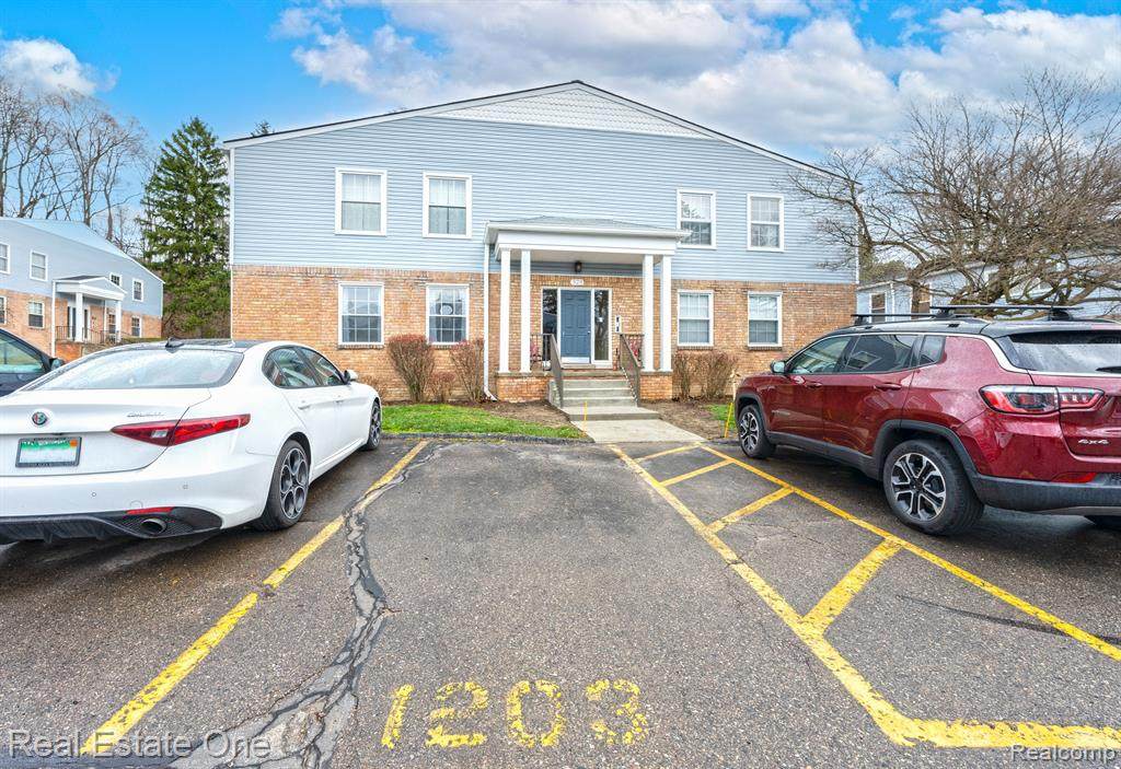 529 University Drive - Photo 1