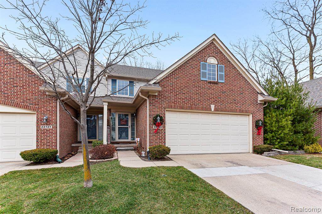 22733 Coachlight Circle - Photo 1