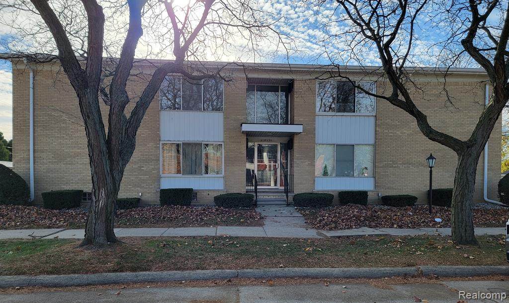 21392 Beaconsfield - Photo 1