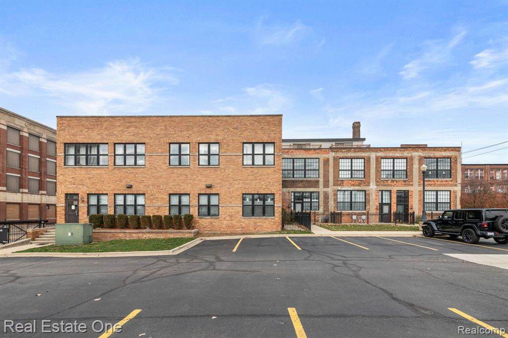 5766 Trumbull Street - Photo 1