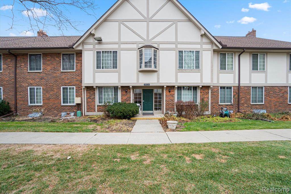 30220 Southfield Road - Photo 1