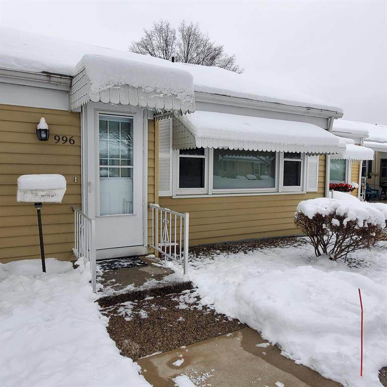 996 Village Lane - Photo 1