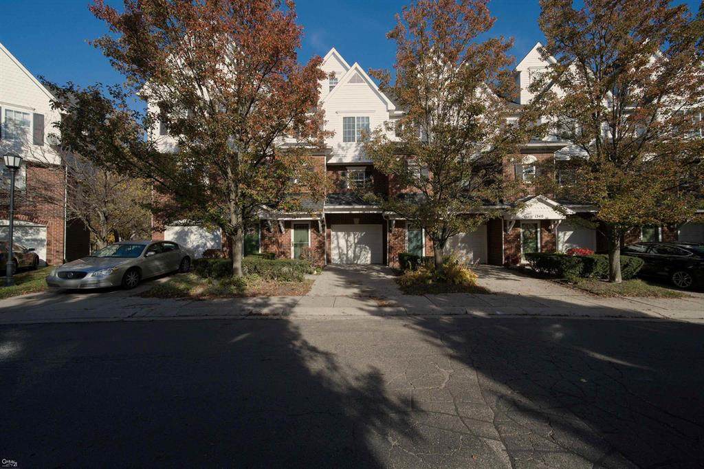 1344 Village Dr. - Photo 1