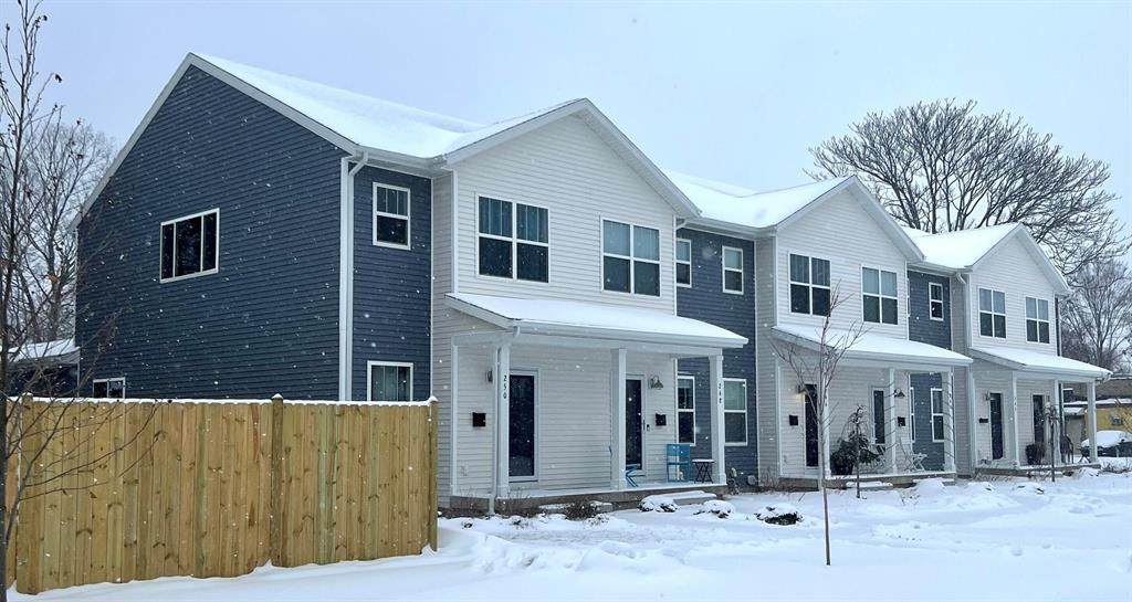 250 Monroe Avenue - Photo 1
