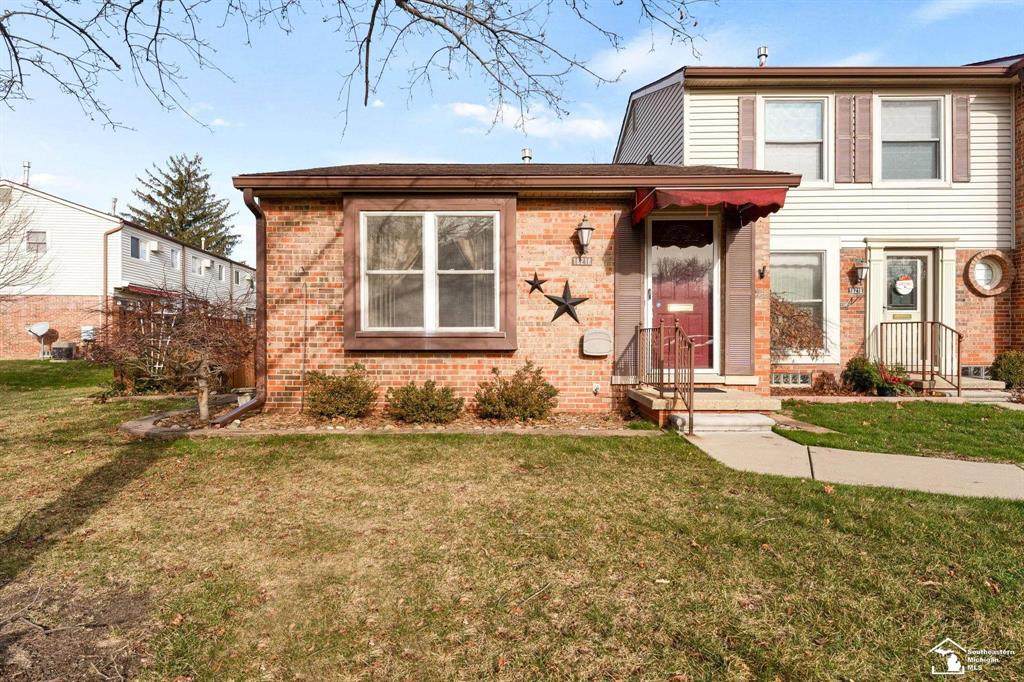18218 Jamestown Circle - Photo 1